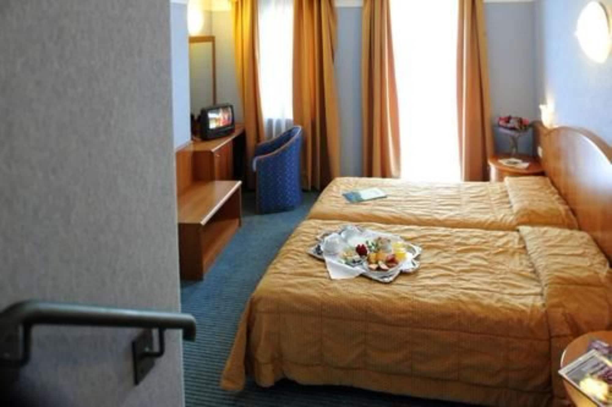 Park Hotel Jolanda San Zeno di Montagna Extérieur photo