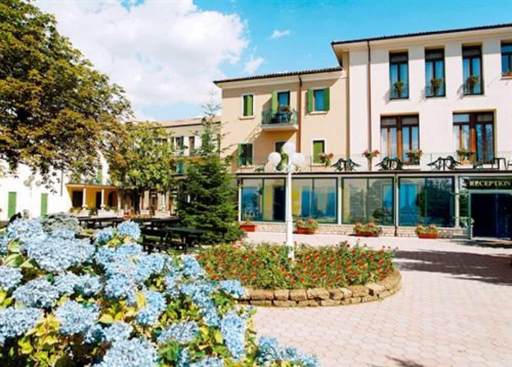 Park Hotel Jolanda San Zeno di Montagna Extérieur photo