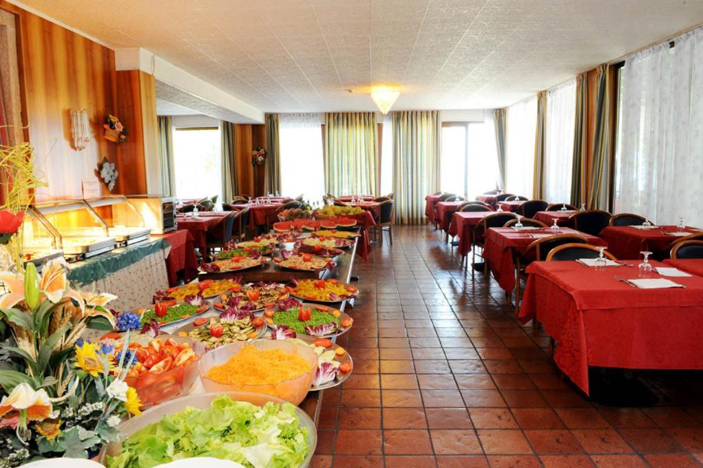 Park Hotel Jolanda San Zeno di Montagna Extérieur photo
