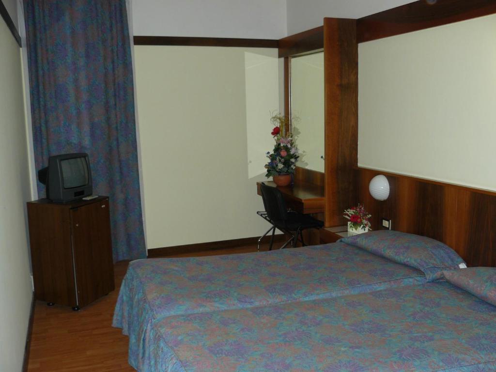 Park Hotel Jolanda San Zeno di Montagna Extérieur photo